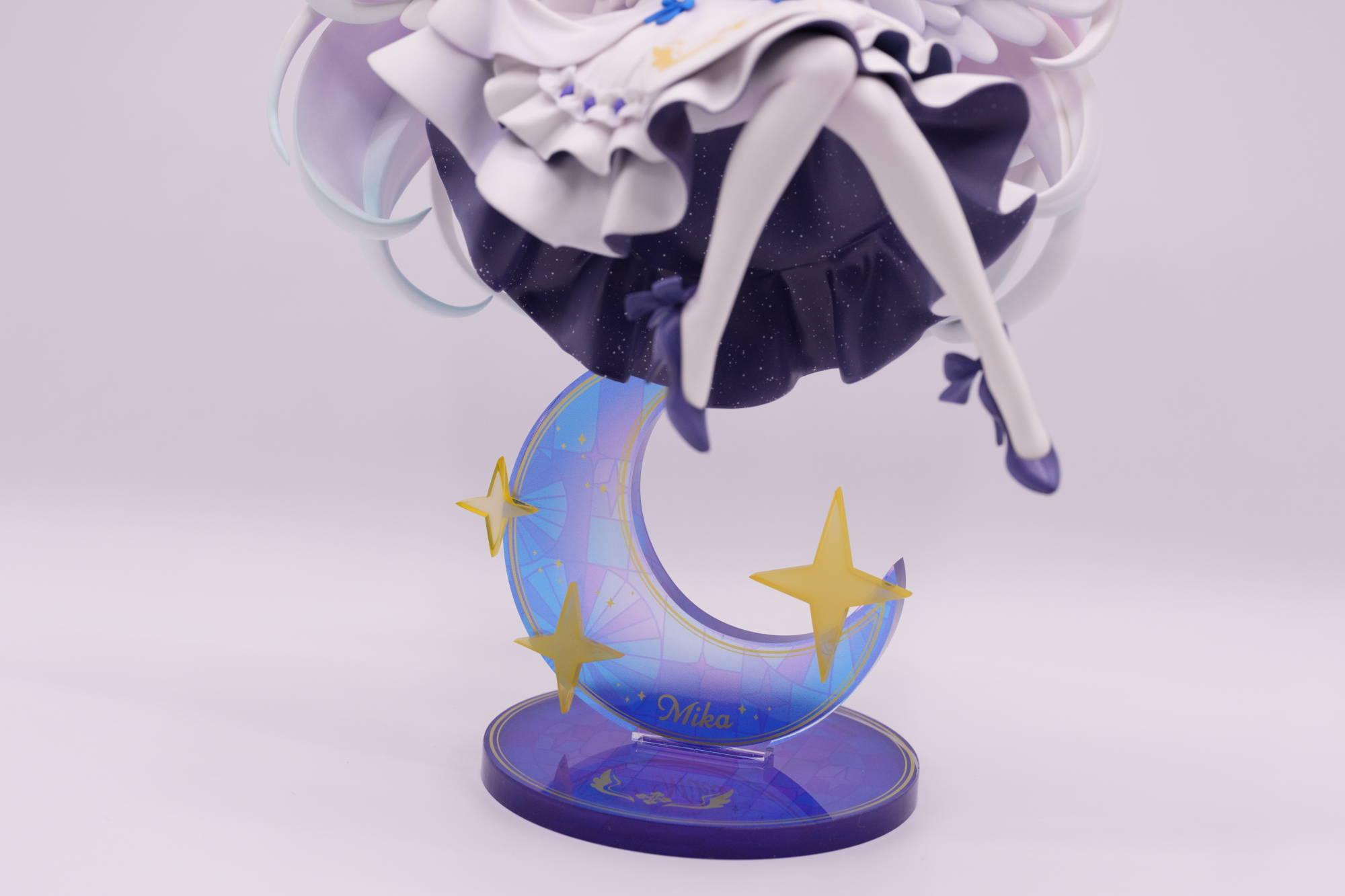 MIKA_Stand